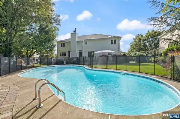 Wayne, NJ 07470,26 Stratton DR