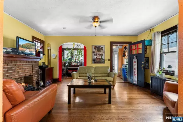 Newark, NJ 07106,307 Ellery AVE