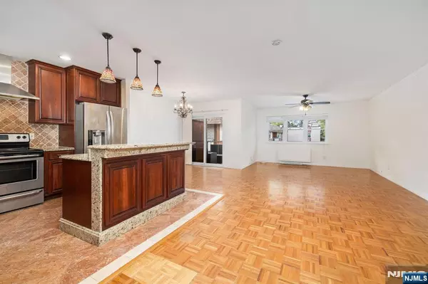 Edgewater, NJ 07020,1111 River RD #F26