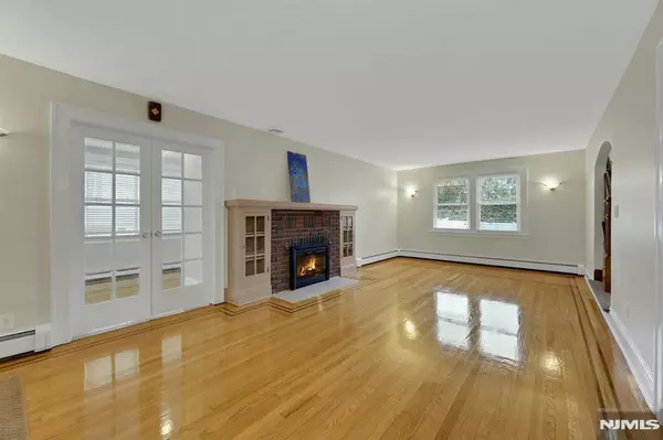 Teaneck, NJ 07666,137 Johnson AVE