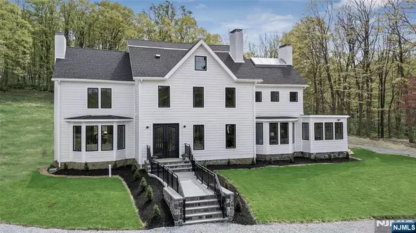 Morris Township, NJ 07960,284 Mendham RD