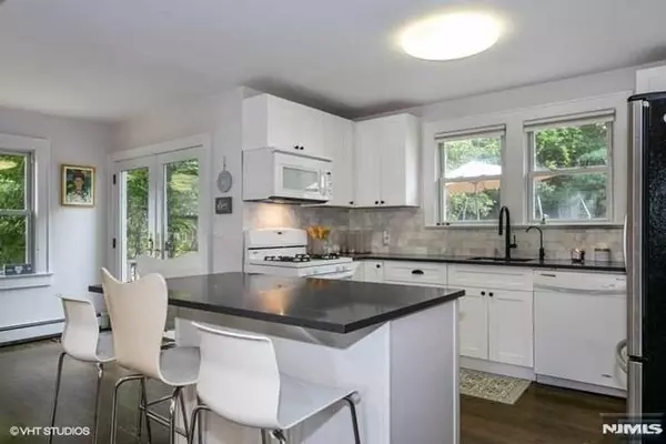 Closter, NJ 07624,24 Robinhood AVE