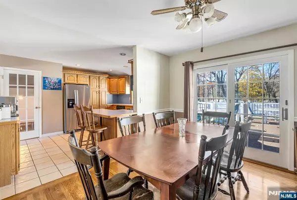 Wanaque, NJ 07465,48 Willow WAY