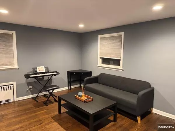 Ridgefield, NJ 07657,531 Walnut ST #2