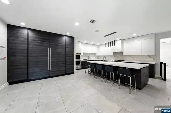 Passaic, NJ 07055,108 Lafayette Ave