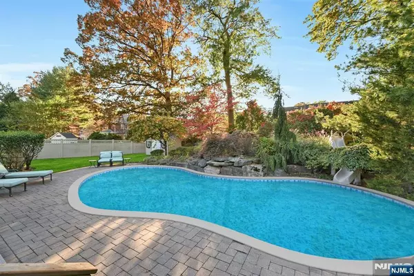 Hillsdale, NJ 07642,9 Appeld CT