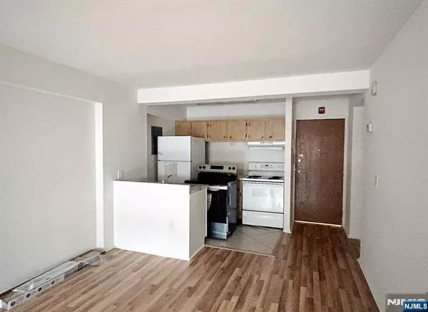 Palisades Park, NJ 07650,333 Grand AVE #1A