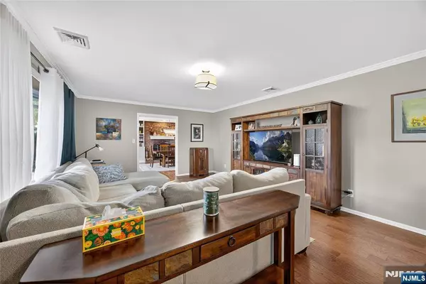 Hawthorne, NJ 07506,66 Ridge RD