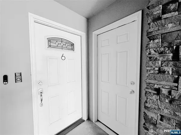 Garfield, NJ 07026,93 Prospect ST #6