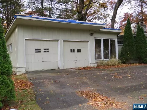 Glen Rock, NJ 07452,543 Ackerman AVE