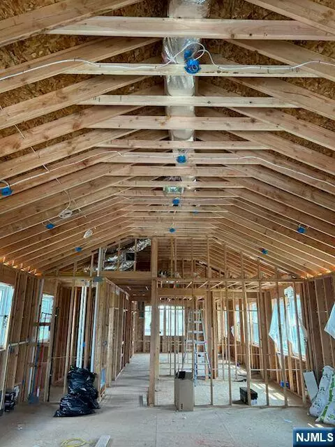 Newark, NJ 07103,552 11th ST