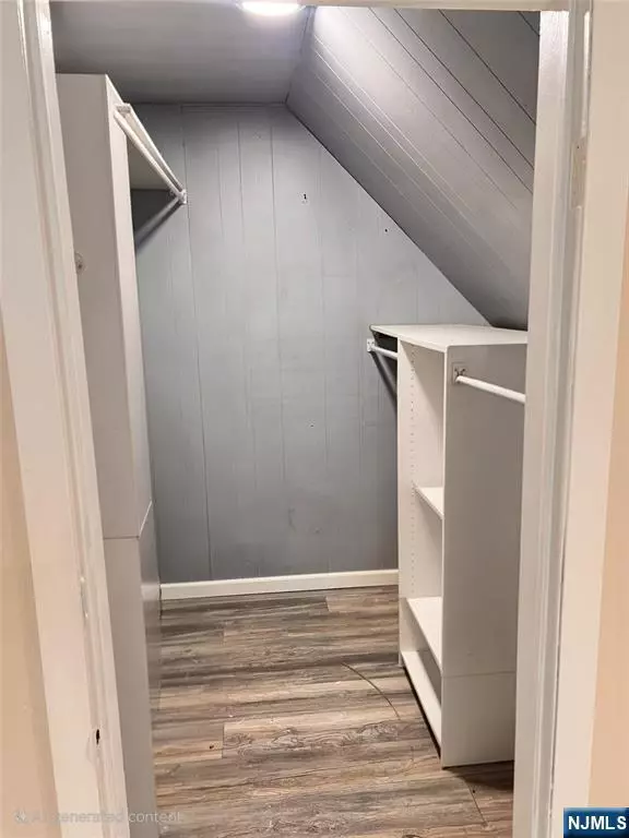 Totowa, NJ 07512,41 Charles ST