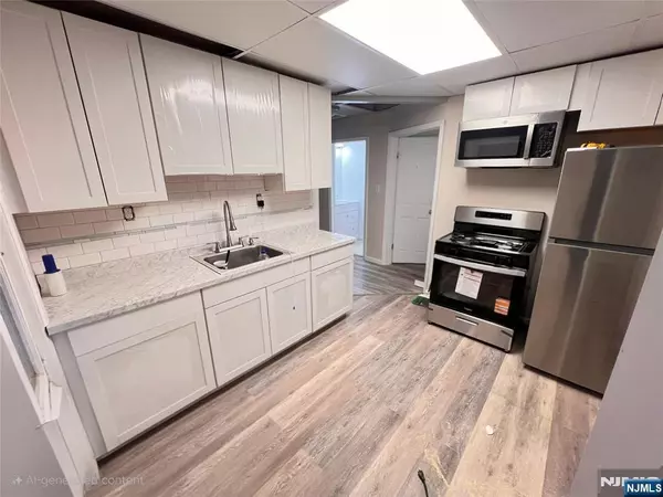 Totowa, NJ 07512,41 Charles ST