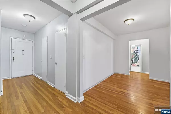 Jersey City, NJ 07304,2520 John F Kennedy