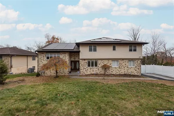 69 Colonial RD, Wayne, NJ 07470