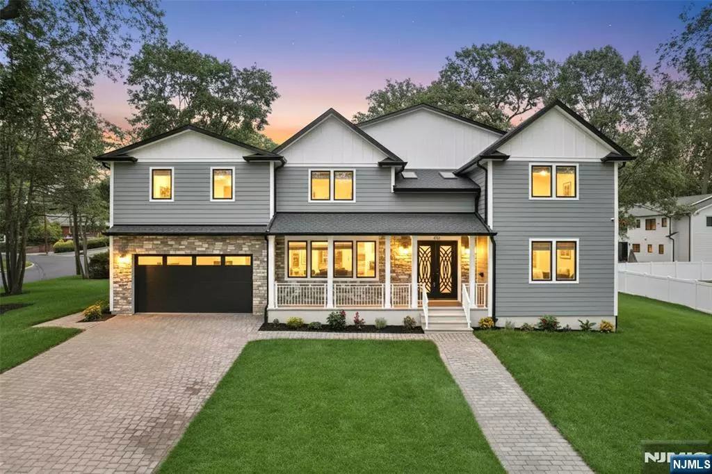 Oradell, NJ 07649,492 Oaktree RD