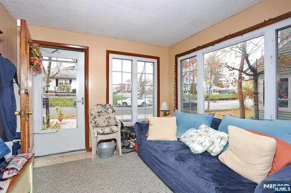 Hasbrouck Heights, NJ 07604,18 Hasbrouck AVE