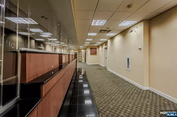 Newark, NJ 07105,198 Jefferson ST