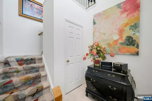 Hamburg, NJ 07419,8 Caleb CT #904