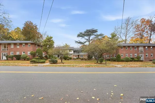 Fair Lawn, NJ 07410,26-09 Fair Lawn AVE #C