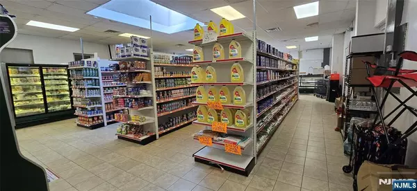 West New York, NJ 07093,5901-5907 Madison