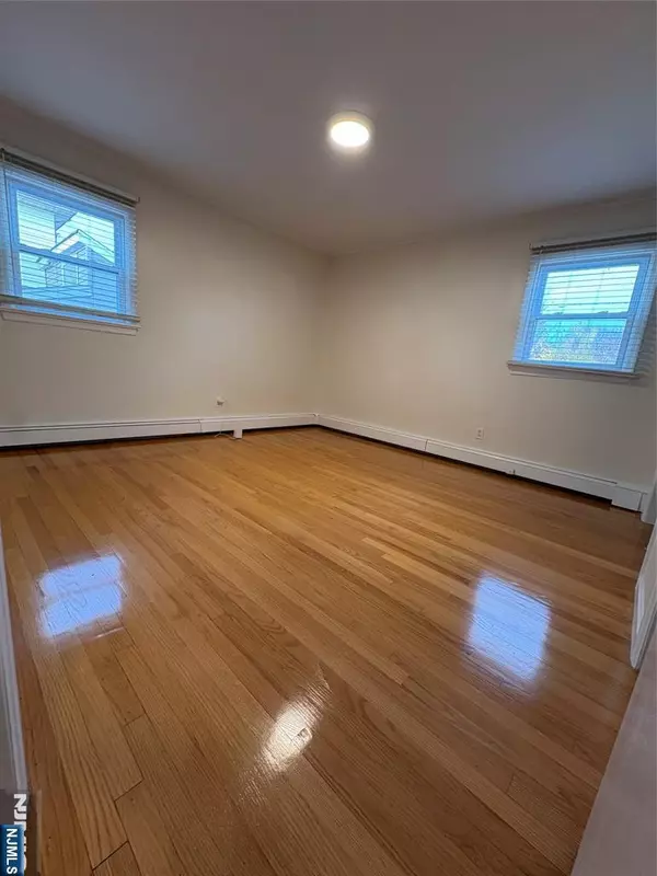 Elmwood Park, NJ 07407,41 Miller AVE #1