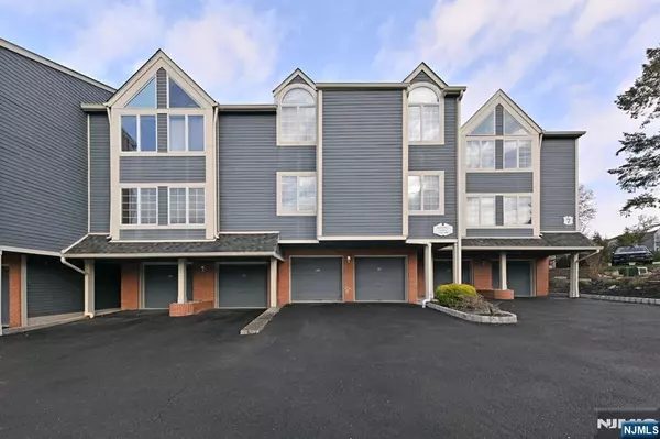 190 Surrey CT, Ramsey, NJ 07446