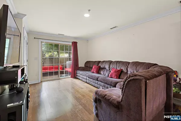 Secaucus, NJ 07094,1625 Paterson Plank RD #9