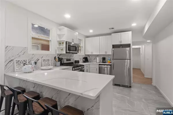 Newark, NJ 07108,37 Vernon AVE