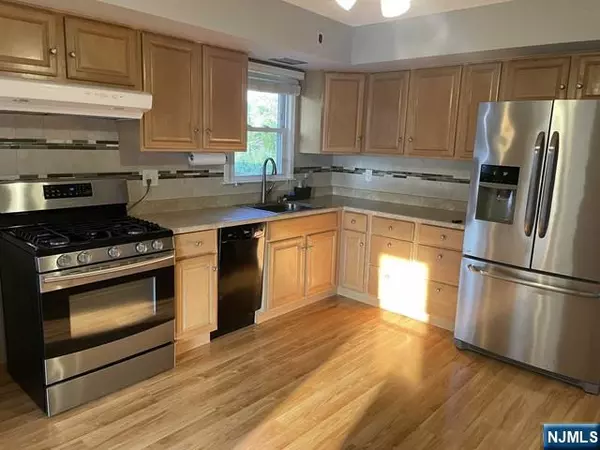 Garfield, NJ 07026,10 Maitland PL