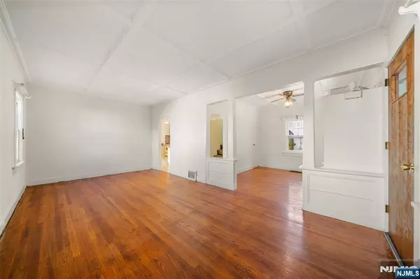 Fair Lawn, NJ 07410,5-23 Canger PL