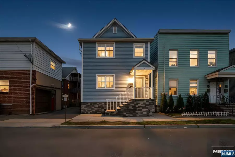 8 Essex ST #2, Nutley, NJ 07110