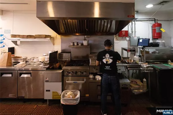 Palisades Park, NJ 07650,210 Broad AVE