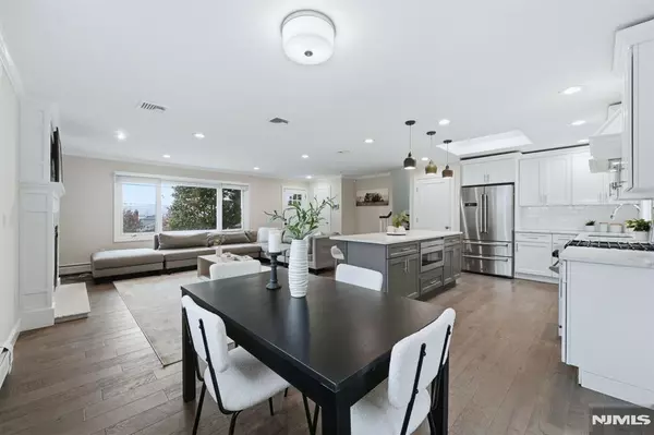 Totowa, NJ 07512,226 Barnert AVE