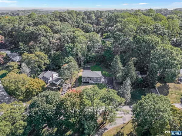 9 Dorothy DR, Morris Township, NJ 07960