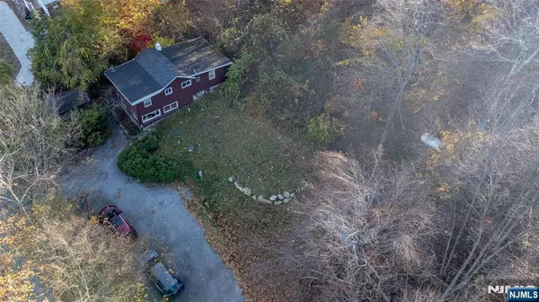 Sussex, NJ 07461,18 Decker Pond RD