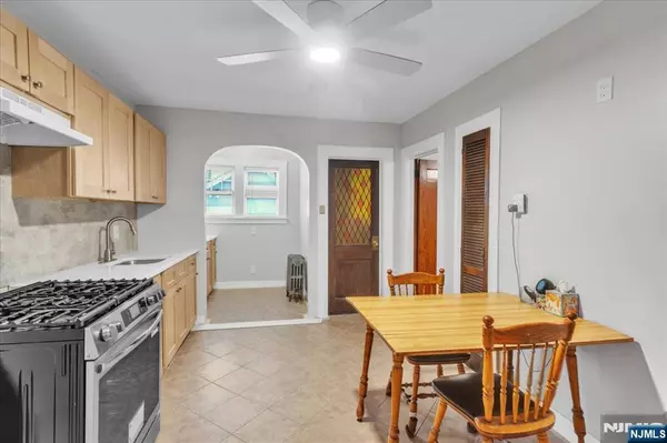 Newark, NJ 07106,90 Mountain View PL