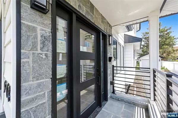 Fair Lawn, NJ 07410,9-03 5th ST