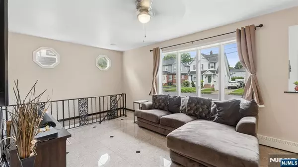 Hasbrouck Heights, NJ 07604,233 Lasalle