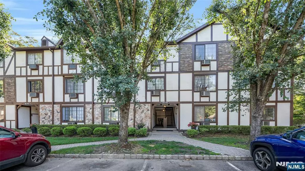 Mahwah, NJ 07430,916 Thoreau