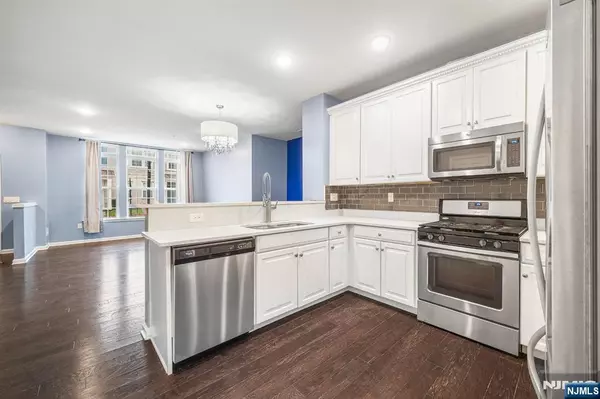 Wood Ridge, NJ 07075,109 Wesmont DR #1913