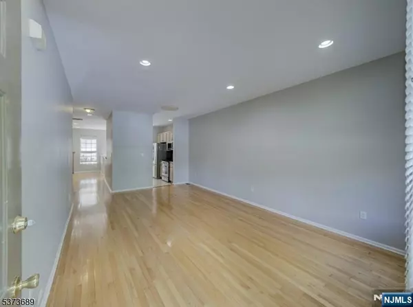 Par-troy Hills Twp., NJ 07054,123 Cardigan CT