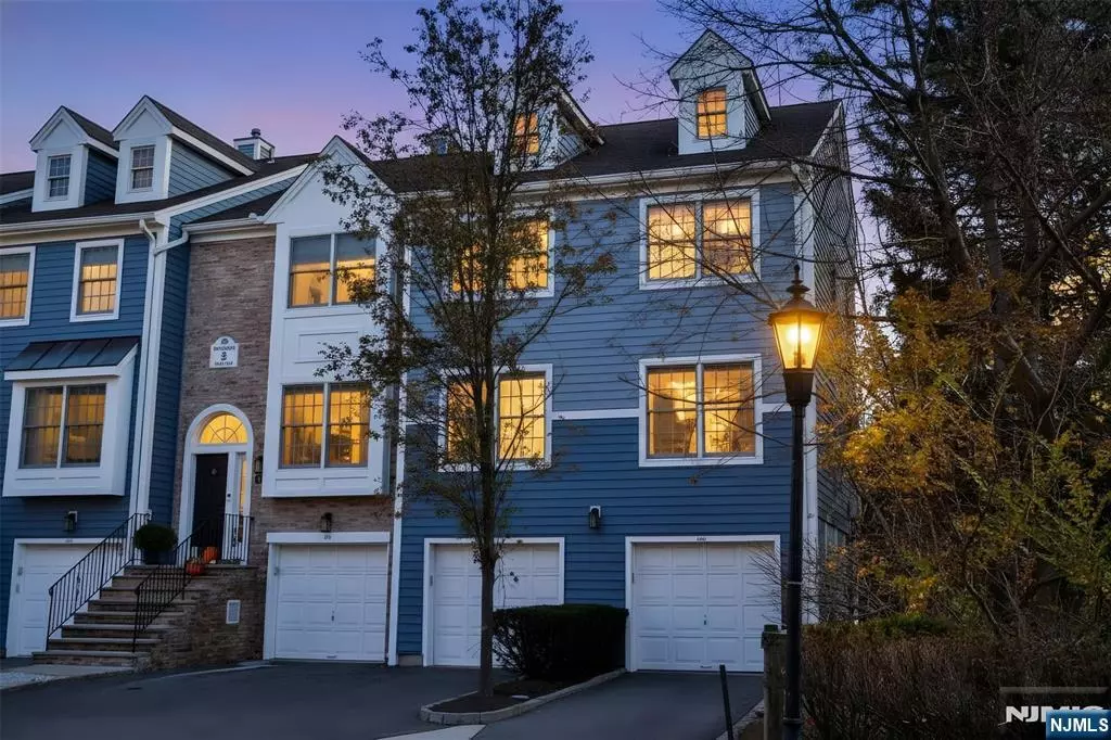 Ramsey, NJ 07446,630 Fairfax DR