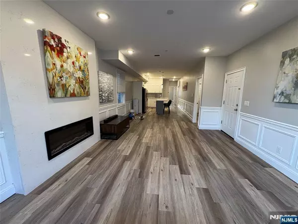 Paterson, NJ 07501,274 Governor ST #2