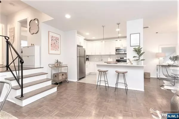 Montclair, NJ 07042,27 Upper Mountain AVE