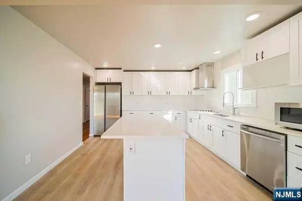 526 Orchard AVE #1, Palisades Park, NJ 07650