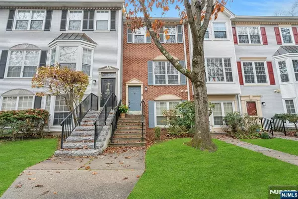 241 Larch LN, Mahwah, NJ 07430