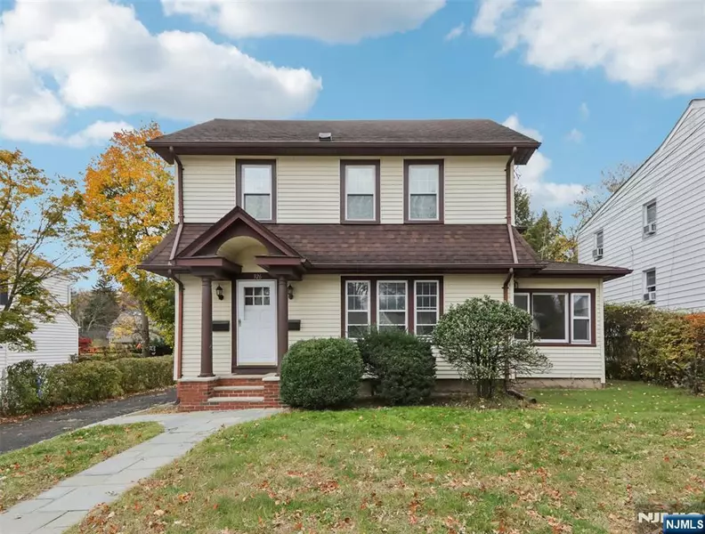 326 Gilbert ST #1, Ridgewood, NJ 07450