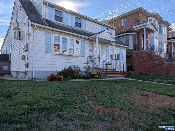 268 Roff AVE #2, Palisades Park, NJ 07650