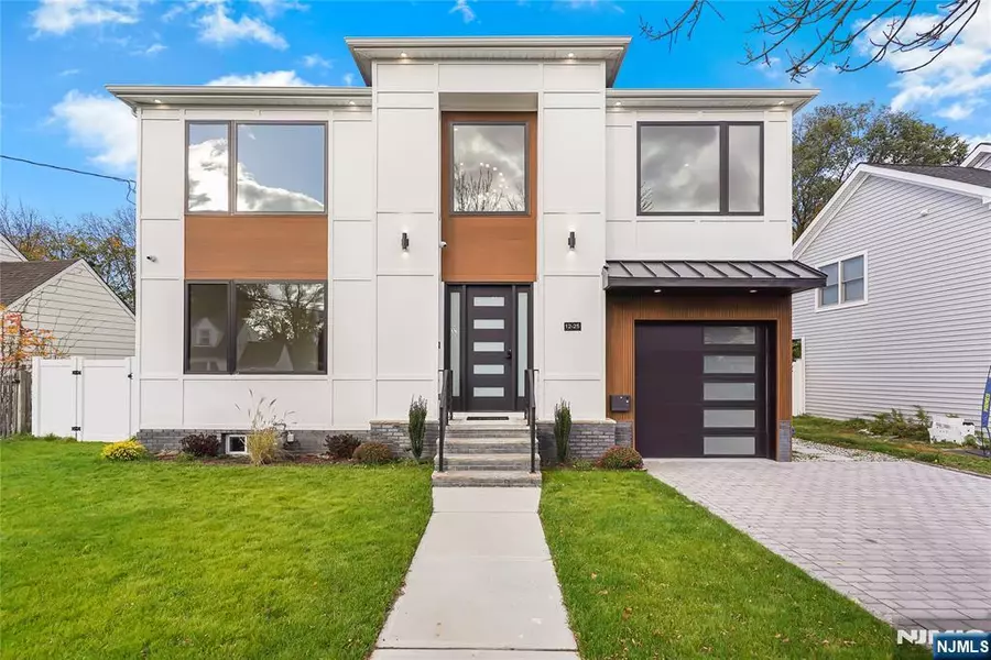 12-25 Eastern DR, Fair Lawn, NJ 07410